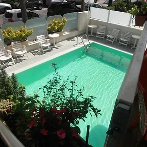 Arno Hotel